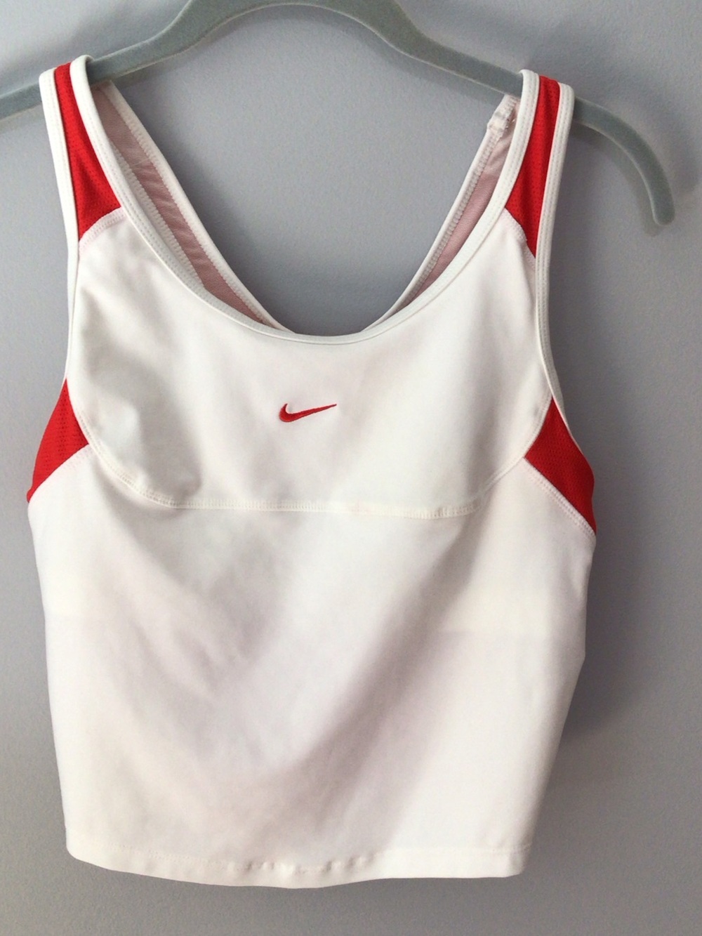 Nike White Sports Crop Tank with Red Accents Vintage Y2K Swoosh DriFit M